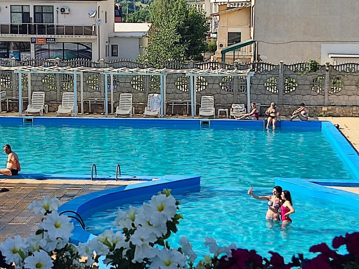 Hotel Elit Кирково Экстерьер фото