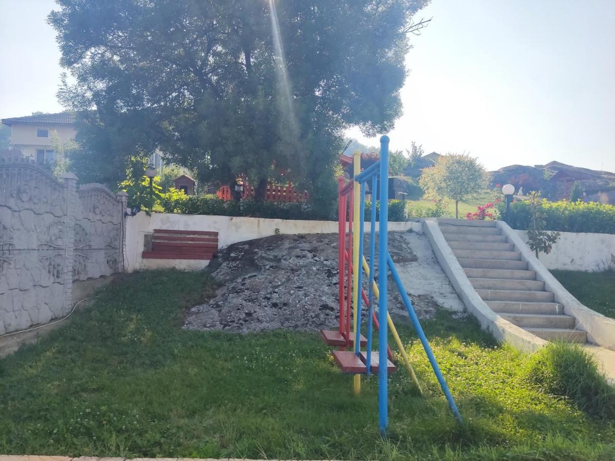 Hotel Elit Кирково Экстерьер фото